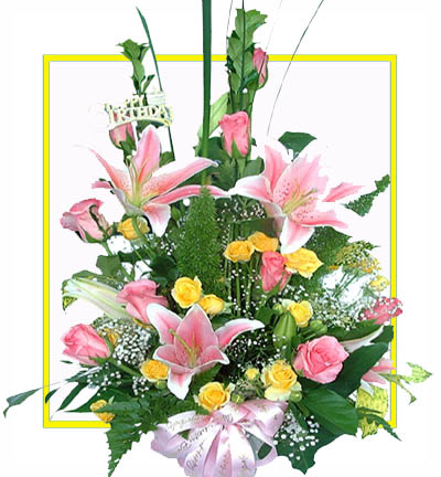 [PN-B-20YR-R-3L-1] Floral Gift Basket with Roses and Lilies